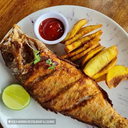 Pescado frito al estilo Boca Chica